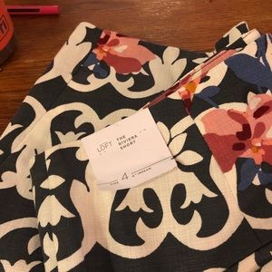 Loft Riveria shorts navy and coral